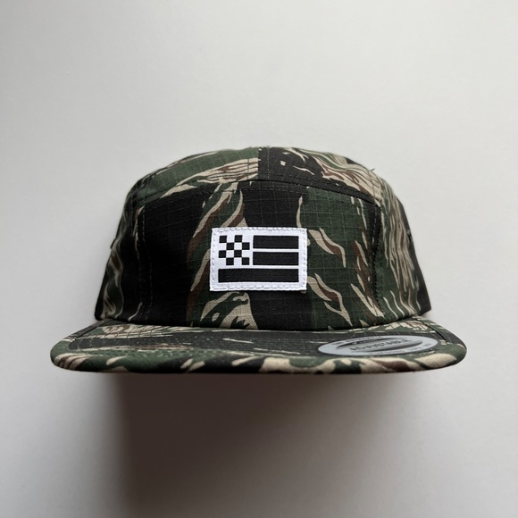 Fast Things - Tiger Camo/White, Flag 5 Panel Camp Hat - Picture 1 of 2